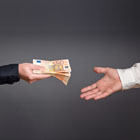 belastingdienst geld lenen aan familie