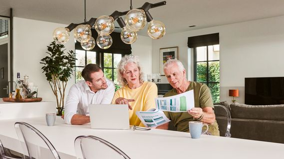 geld lenen familie belastingdienst